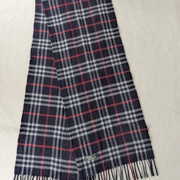 Burberry Unisex Lambswool Scarf Blue – Classic Check – Used – Cozy Winter Wear - Picture 3 of 7